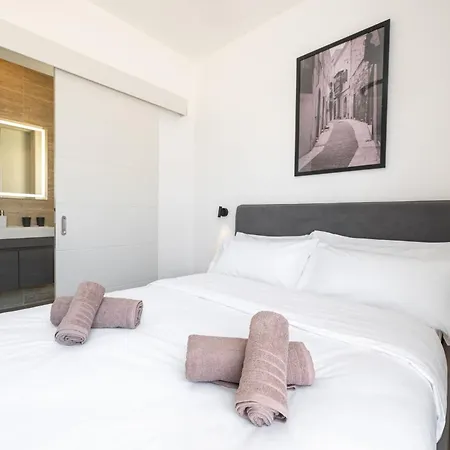 Luxury Valley Views B11