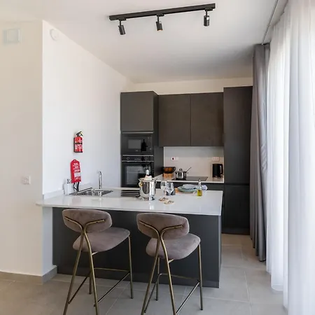 Luxury Valley Views B11 Apartment *