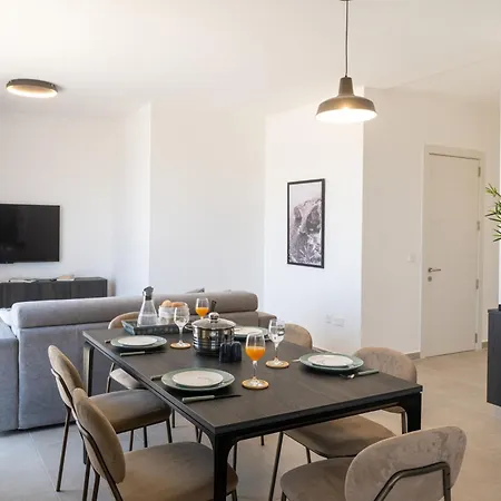 Luxury Valley Views B11 *