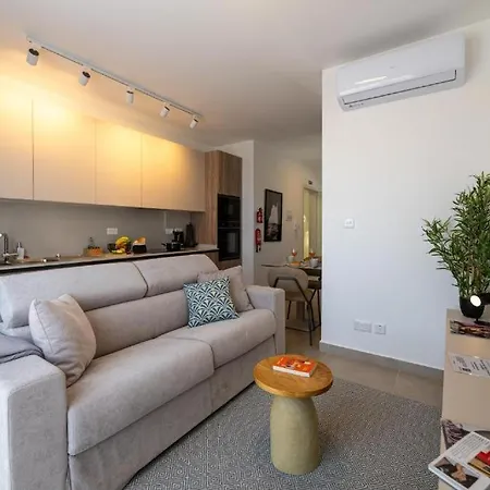 Luxury Valley Views B11 Apartment *