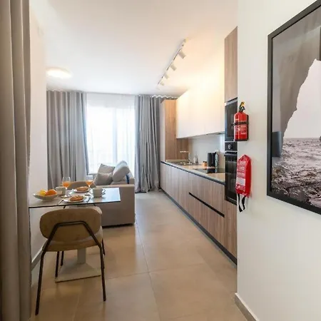 Luxury Valley Views B11 Apartment *