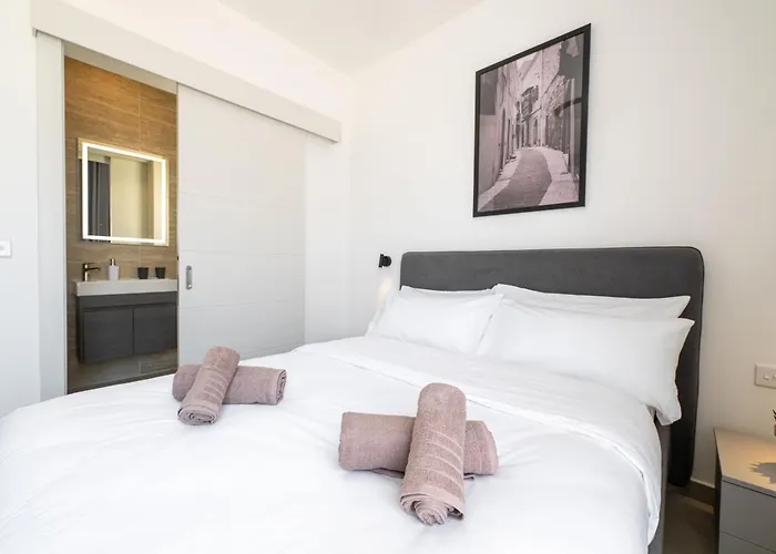 Luxury Valley Views B11